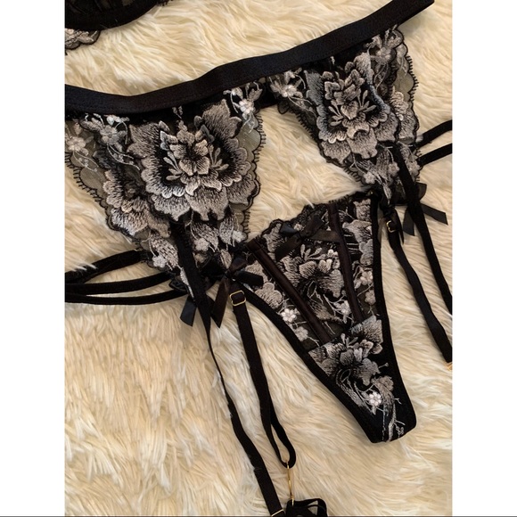 NWT 3 Pc Lingerie Set 🏷 - Picture 5 of 9